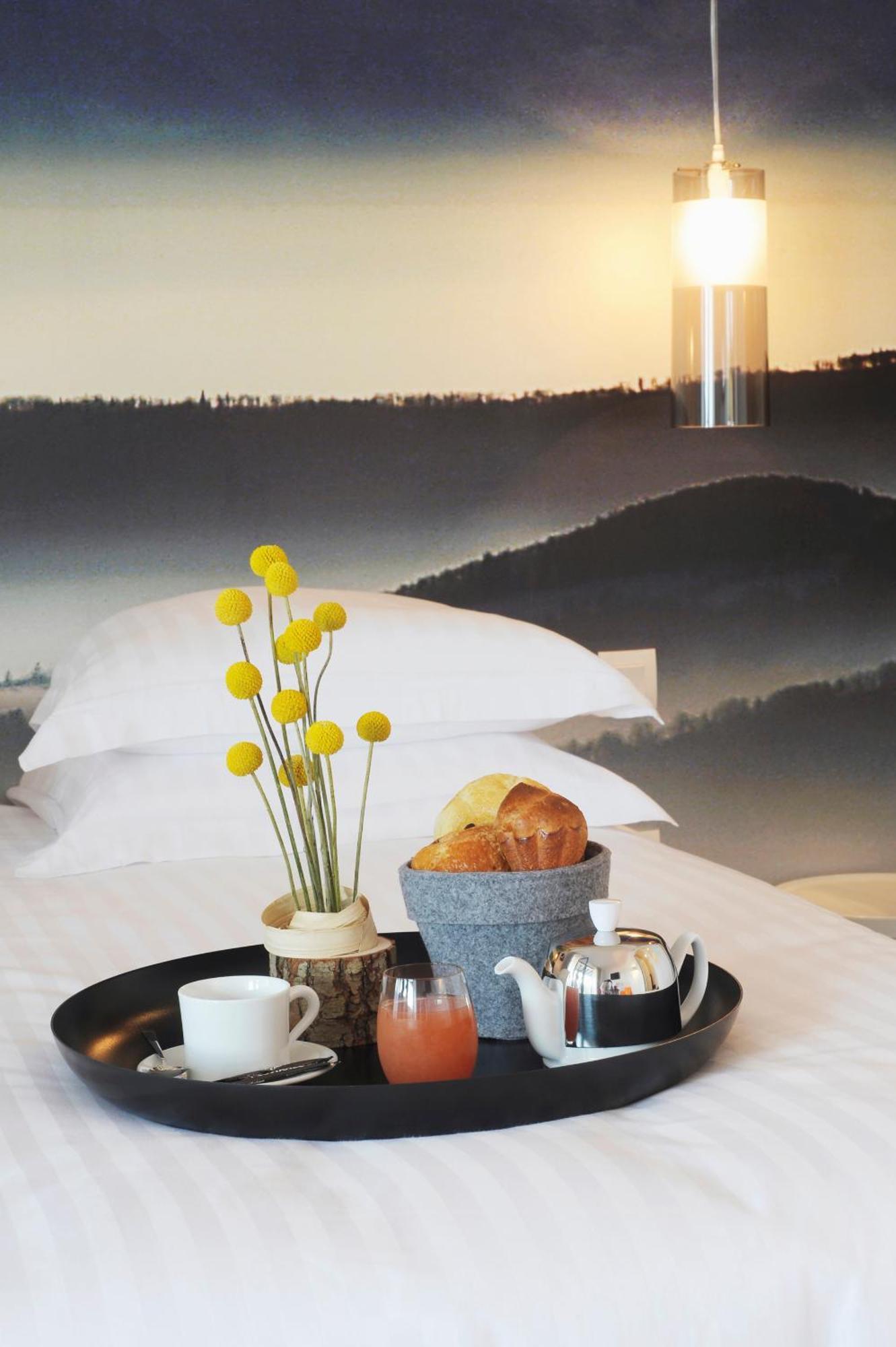 L'Echappee Belle Hotell LʼIsle-Jourdain Eksteriør bilde