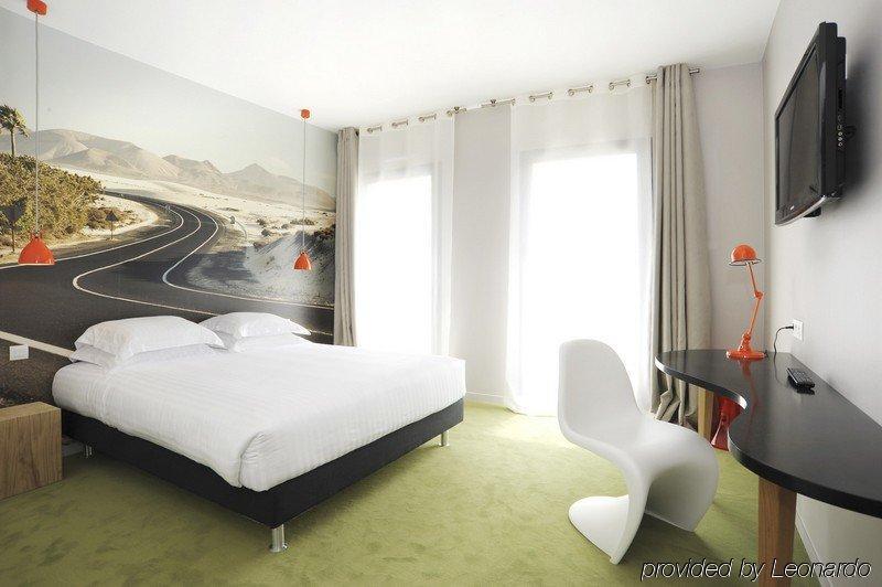 L'Echappee Belle Hotell LʼIsle-Jourdain Eksteriør bilde